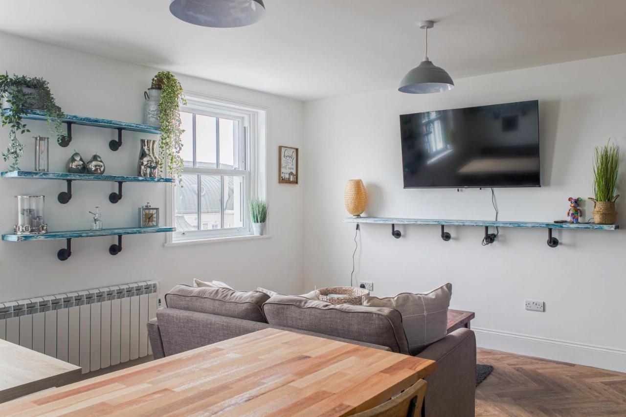 Lovely 2- Bedroom Apartment With Stunning Sea Views Worthing Eksteriør billede