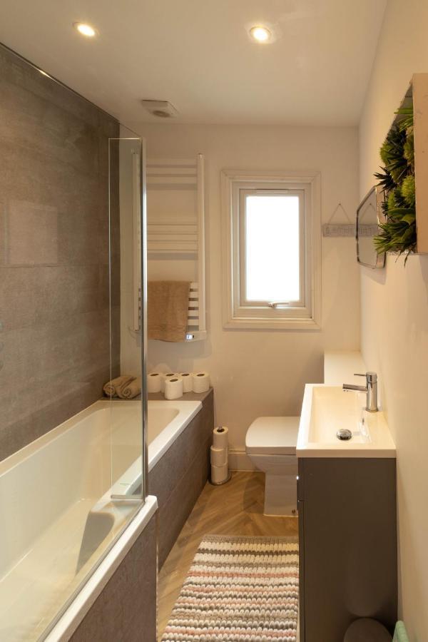 Lovely 2- Bedroom Apartment With Stunning Sea Views Worthing Eksteriør billede